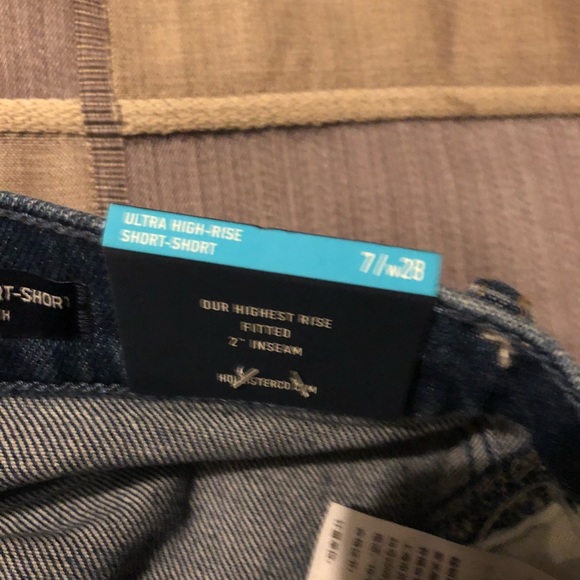 Hollister High Waisted Distressed Jean Shorts Sz 7 - Picture 3 of 3
